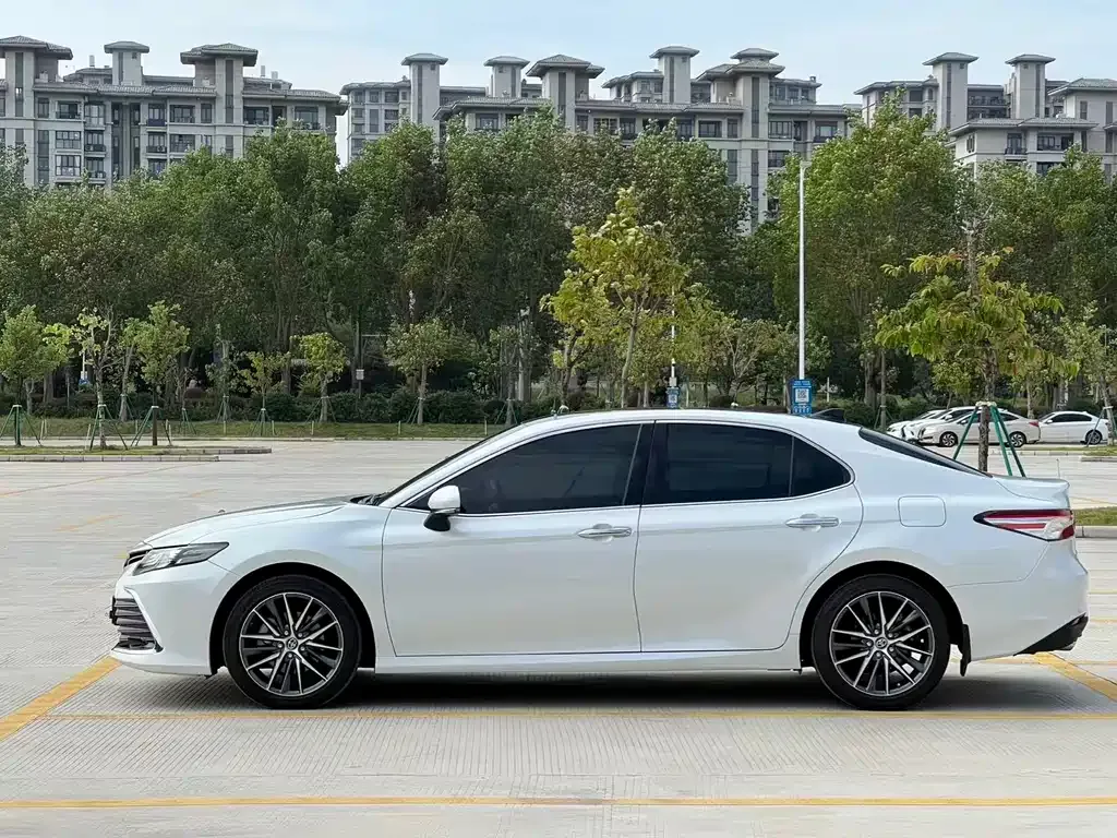 Toyota Camry 2023 из CN, фото 8