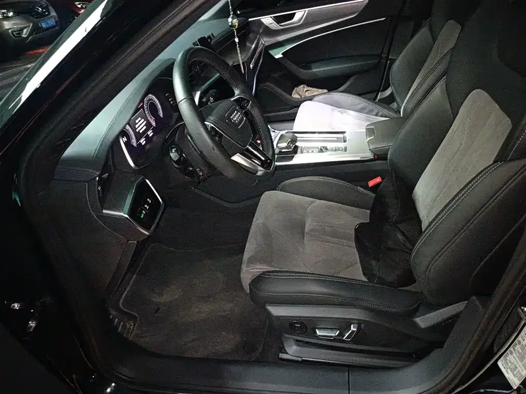 Audi A6L 2024 из CN, фото 8