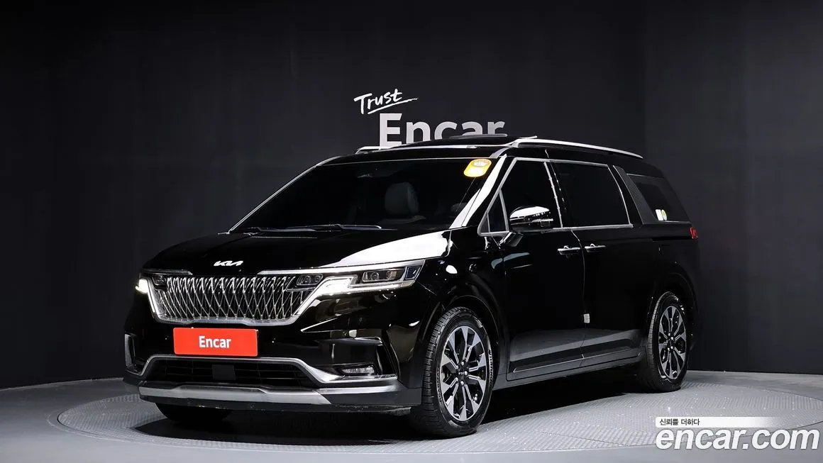 Kia Carnival — фото 1