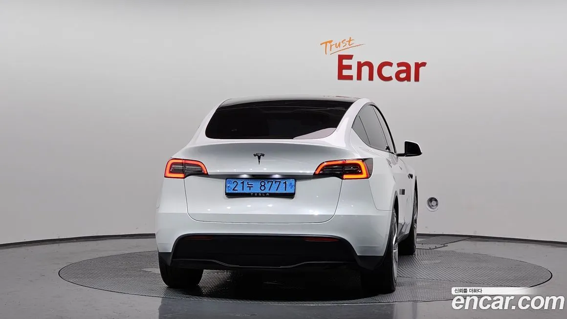 Tesla Model Y — фото 4
