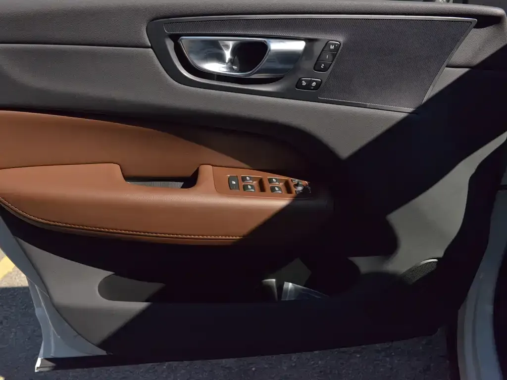 Volvo XC60 2024 из CN, фото 6