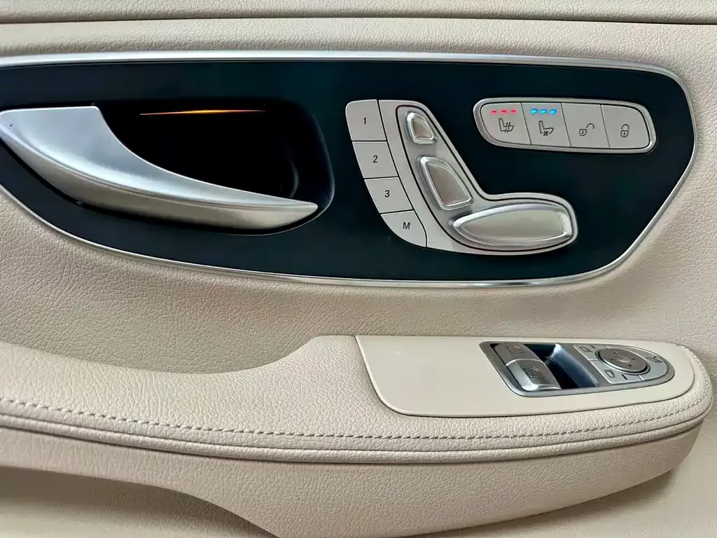 Mercedes-Benz V-Class 2023 из CN, фото 10