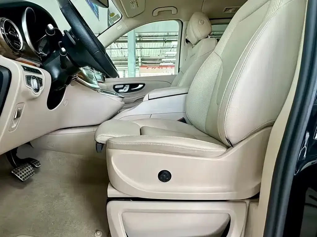 Mercedes-Benz V-Class 2023 из CN, фото 5