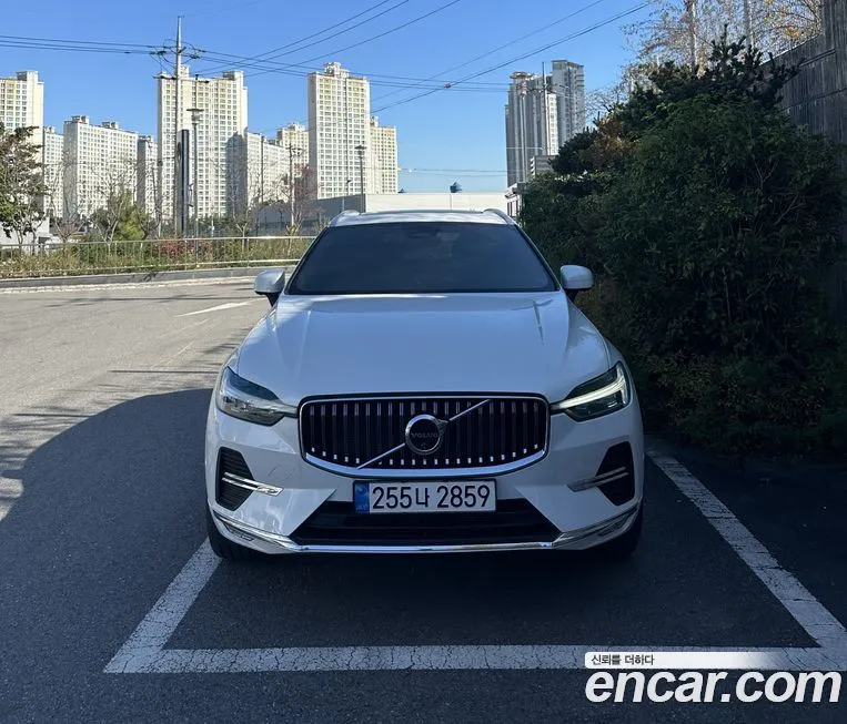 Volvo XC60 — фото 1