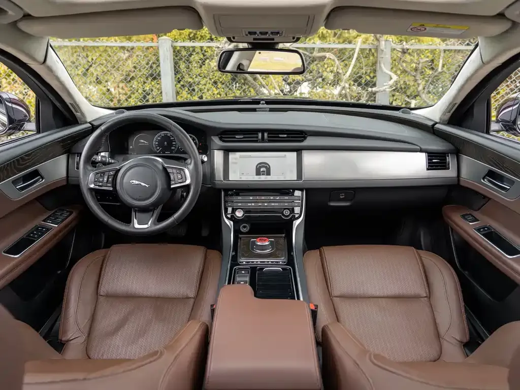 Jaguar XFL 2021 из CN, фото 9