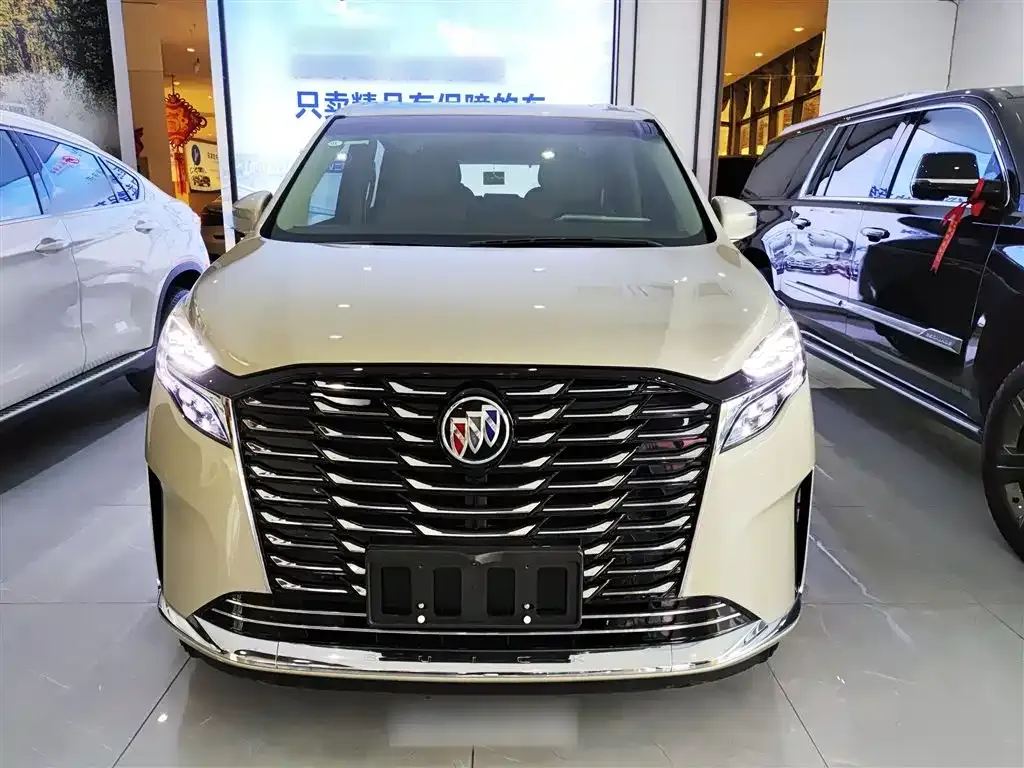 Buick GL8 2023 из CN, фото 3