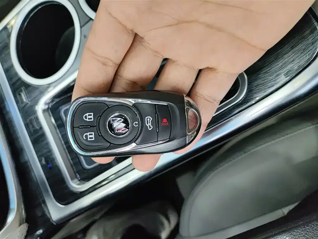 Buick GL8 2023 из CN, фото 9