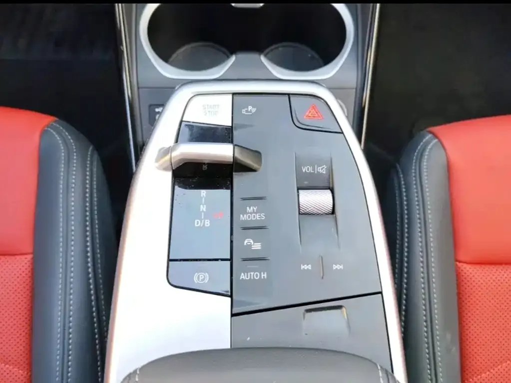 BMW iX1 2025 из CN, фото 10