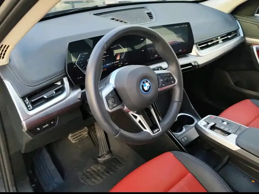 BMW iX1 2025 из CN, фото 7
