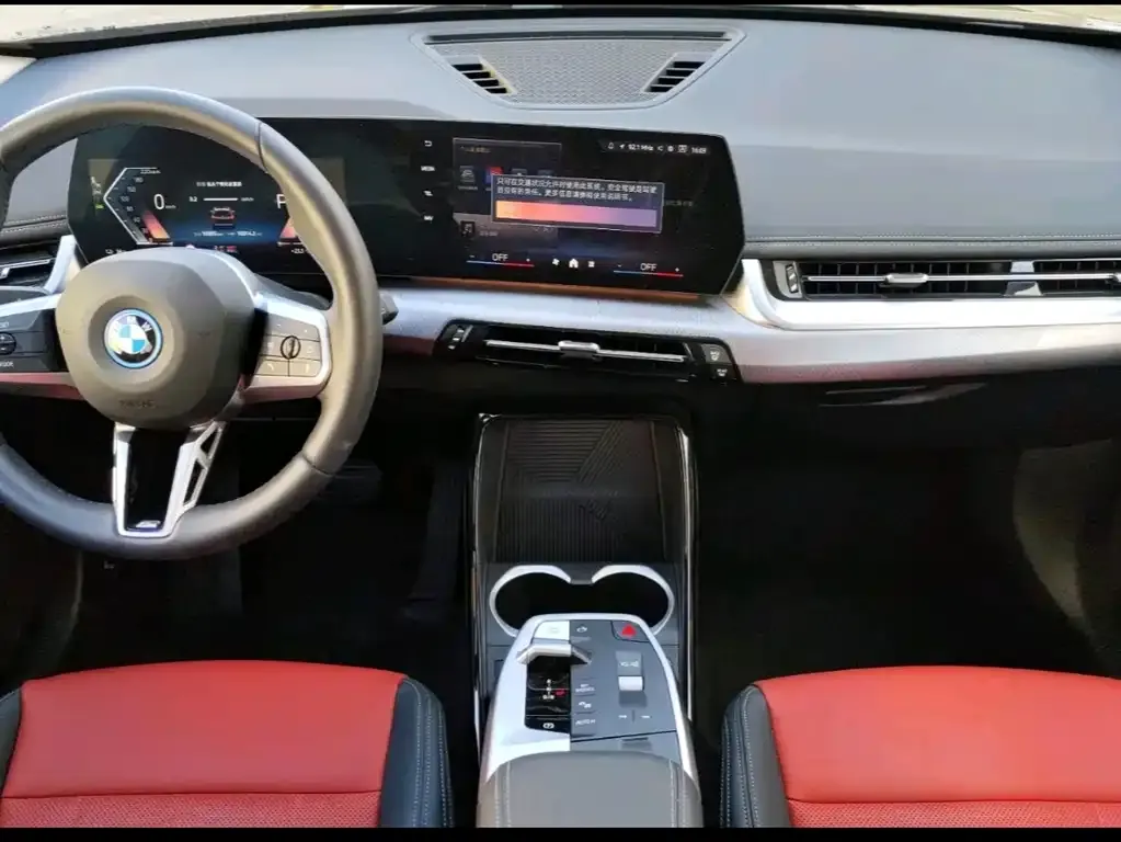 BMW iX1 2025 из CN, фото 8