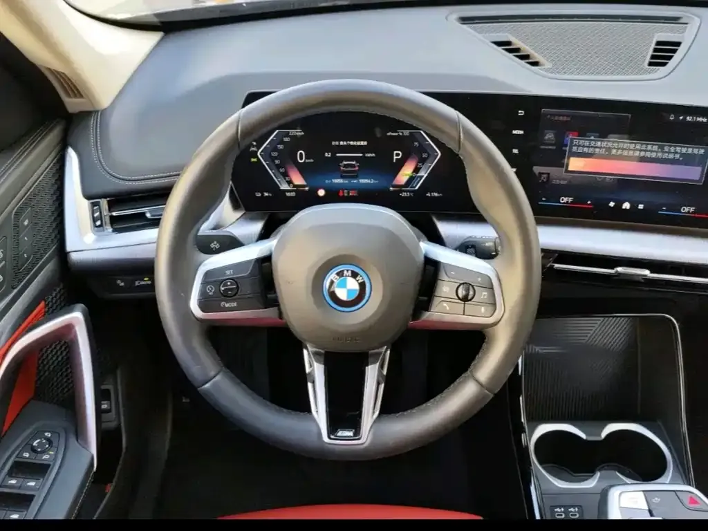 BMW iX1 2025 из CN, фото 9