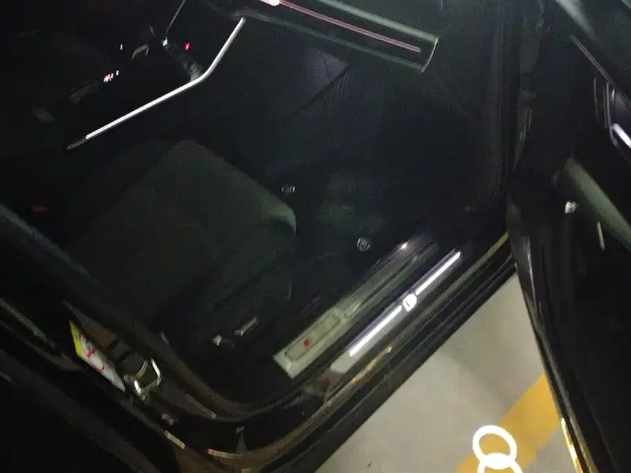 Audi A6L 2024 из CN, фото 8