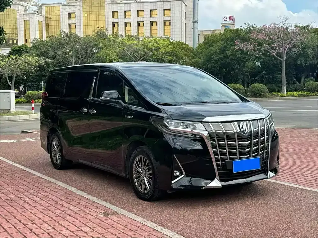 Toyota Alphard 2022 из CN, фото 3