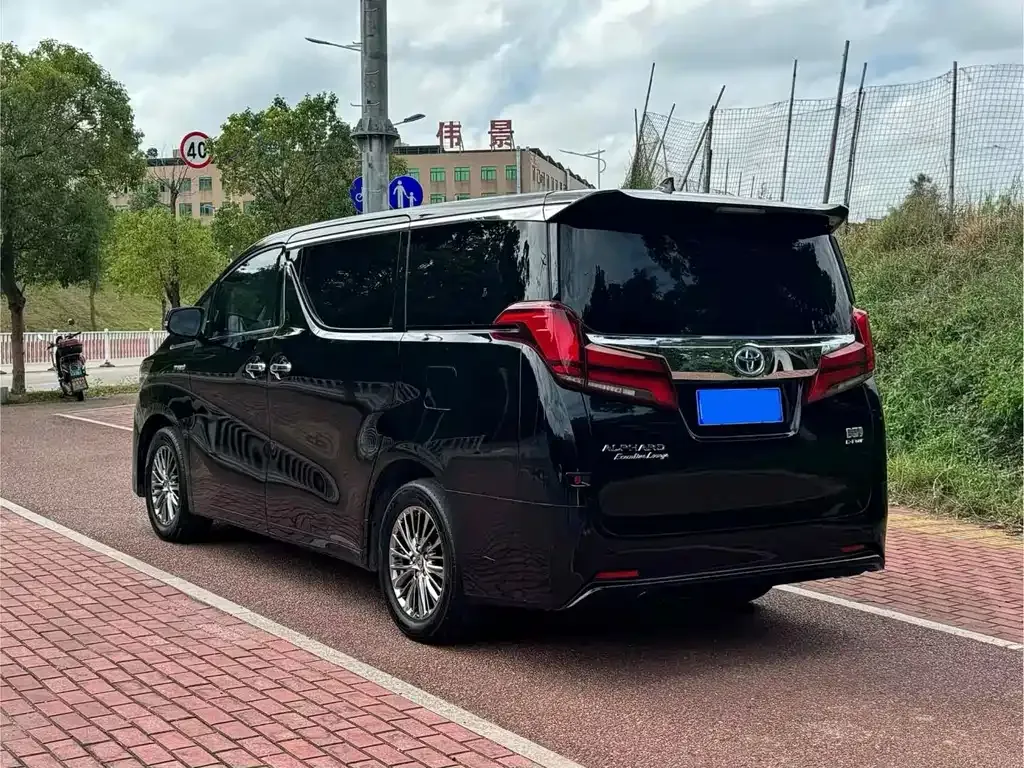 Toyota Alphard 2022 из CN, фото 7