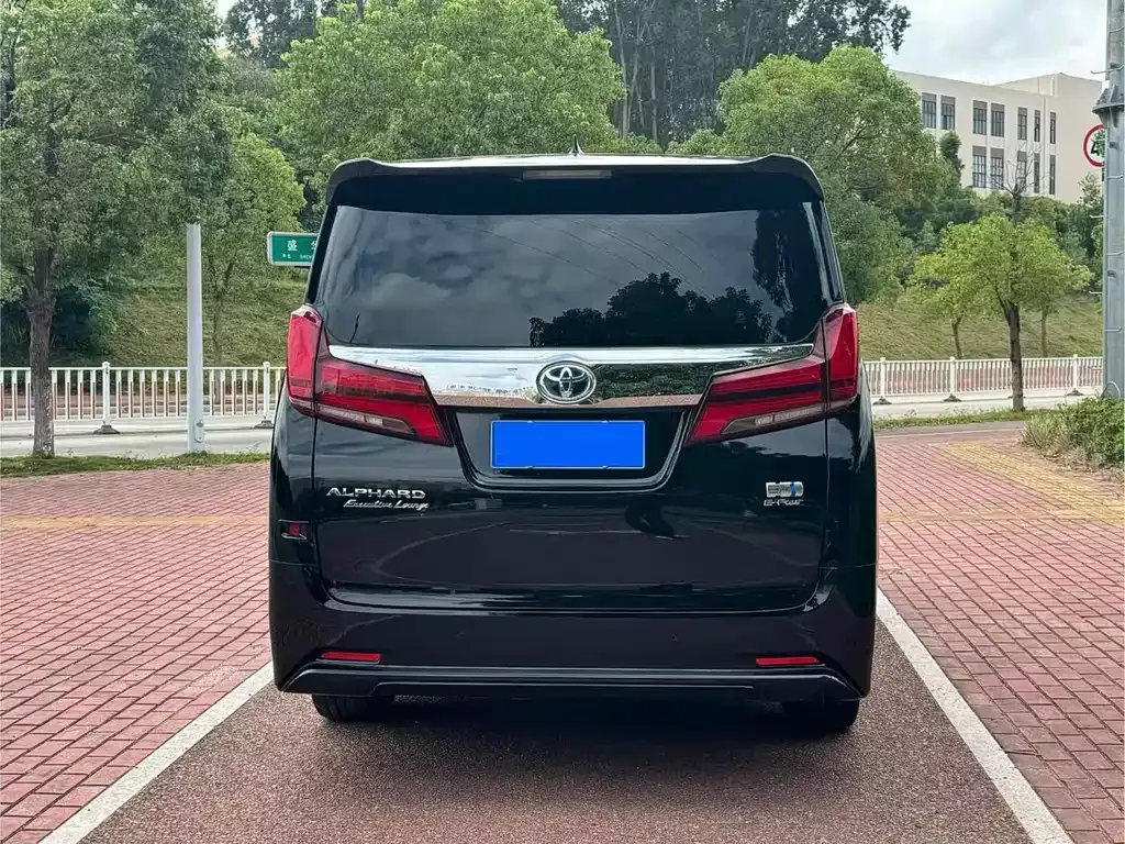 Toyota Alphard 2022 из CN, фото 8