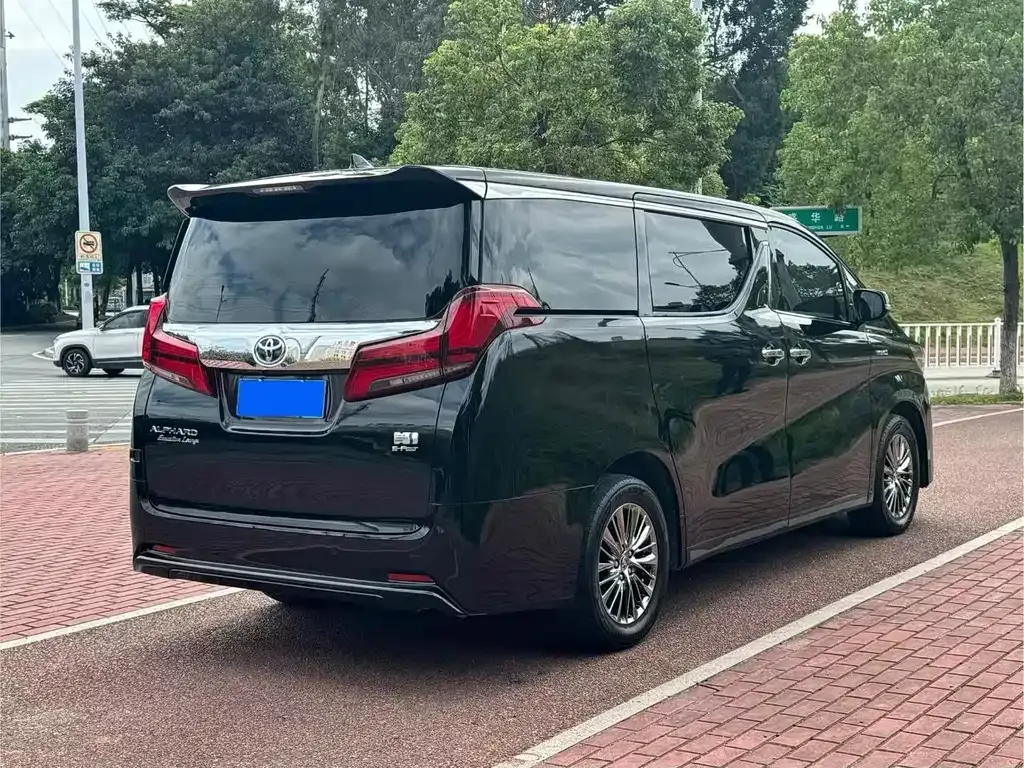 Toyota Alphard 2022 из CN, фото 9