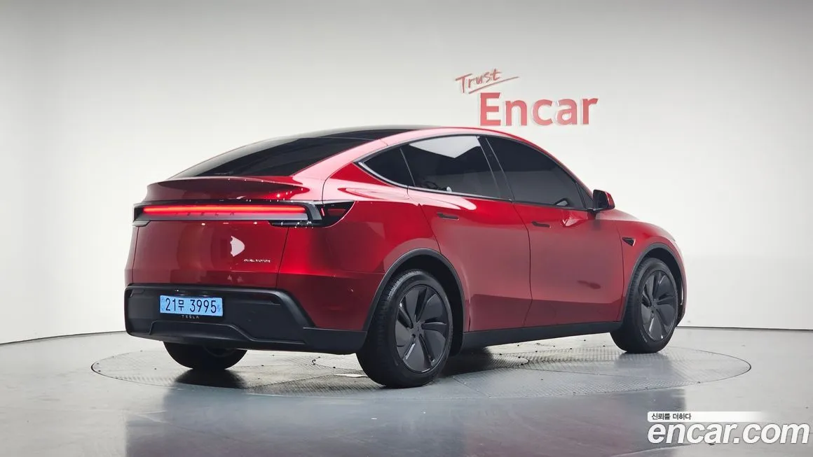 Tesla Model Y — фото 2