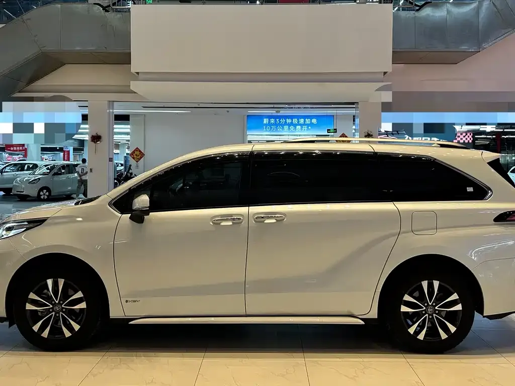 Toyota Granvia 2024 из CN, фото 7