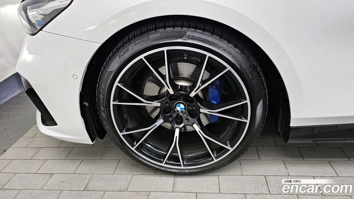 BMW 5-Series 2024 из KR, фото 5