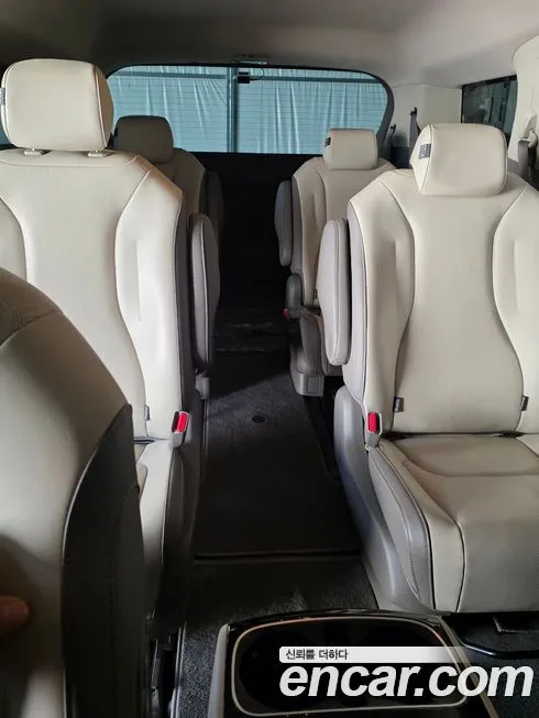 Kia Carnival — фото 10