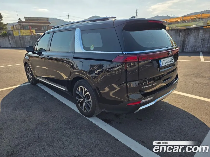 Kia Carnival — фото 2