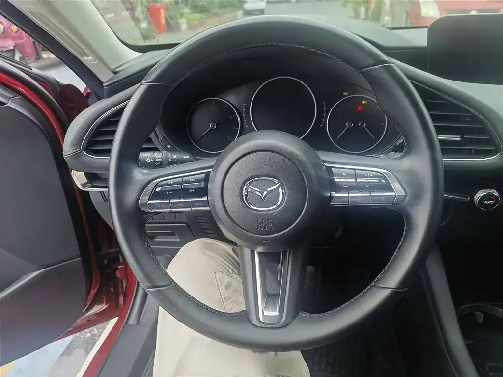 Mazda 3 Axela 2023 из CN, фото 3