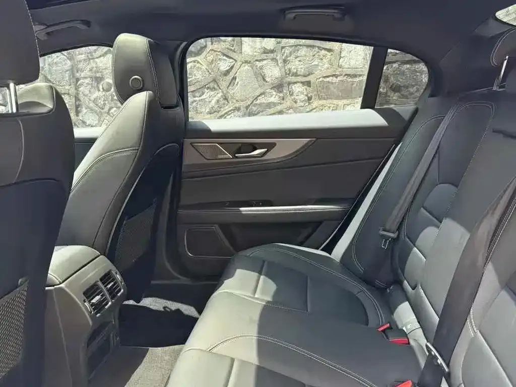 Jaguar XEL 2024 из CN, фото 5