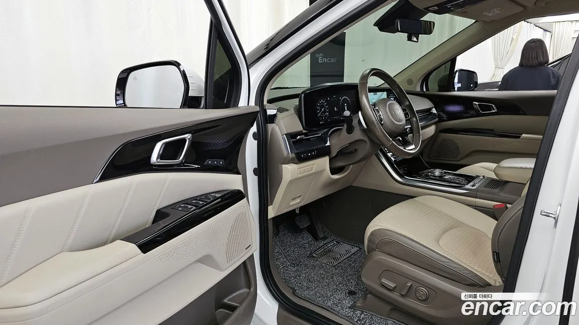 Kia Carnival — фото 10
