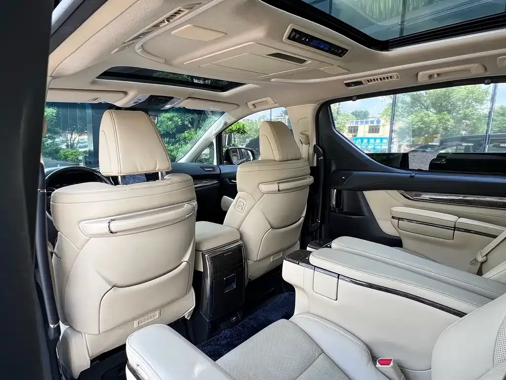 Toyota Vellfire 2022 из CN, фото 4