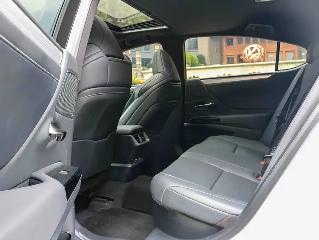 Lexus ES 2022 из CN, фото 8