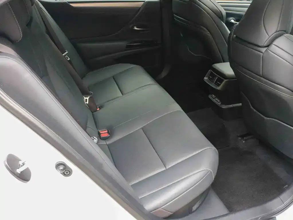 Lexus ES 2022 из CN, фото 9