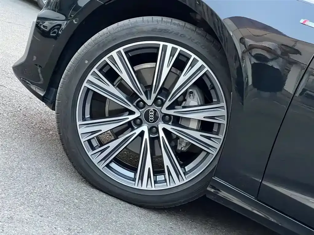 Audi A6L 2024 из CN, фото 7