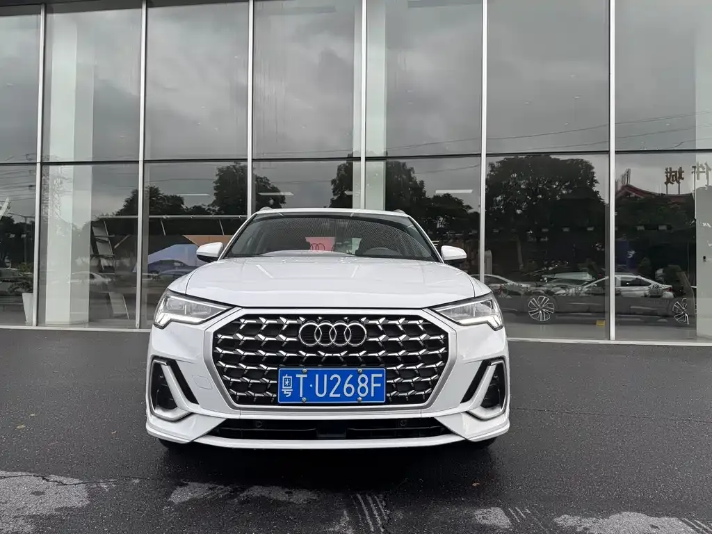 Audi Q3 2024 из CN, фото 2