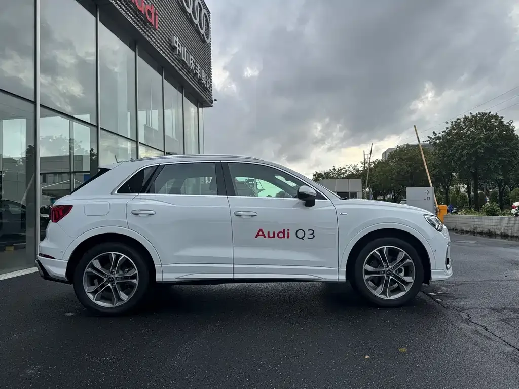 Audi Q3 2024 из CN, фото 4