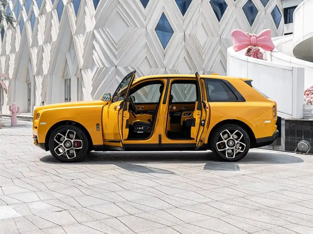 Rolls-Royce Cullinan 2023 из CN, фото 8