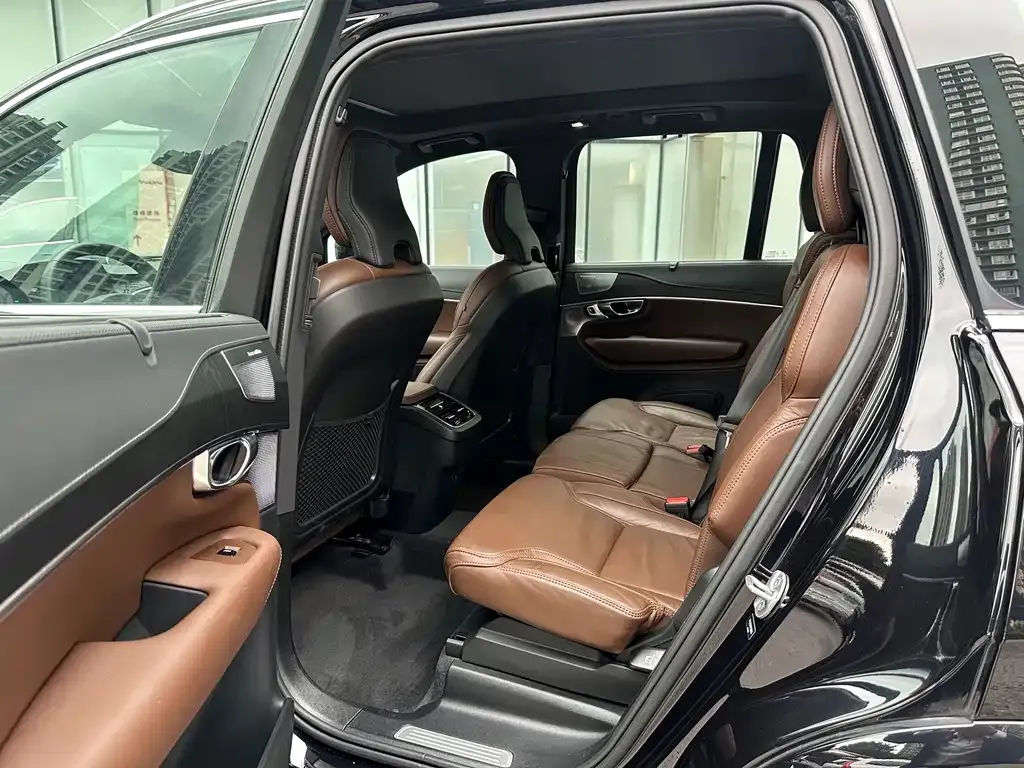 Volvo XC90 2023 из CN, фото 9