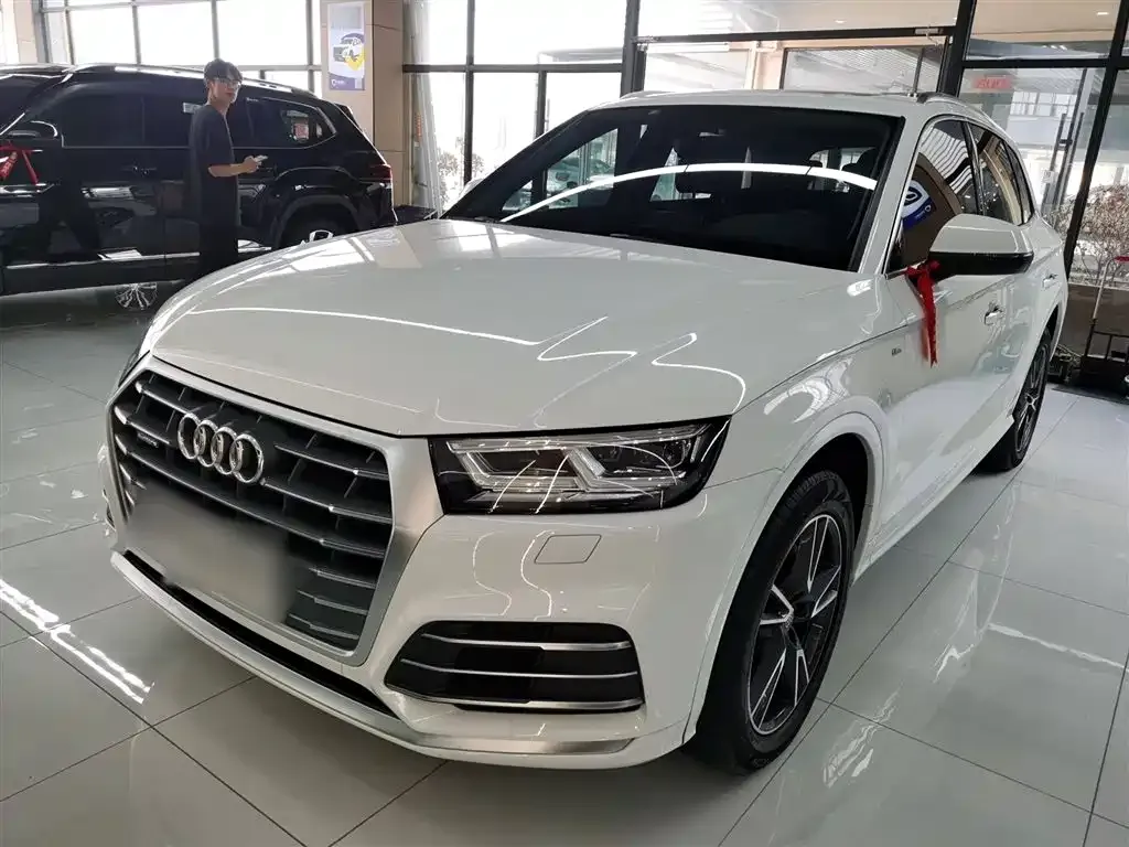 Audi Q5L 2021 из CN, фото 1