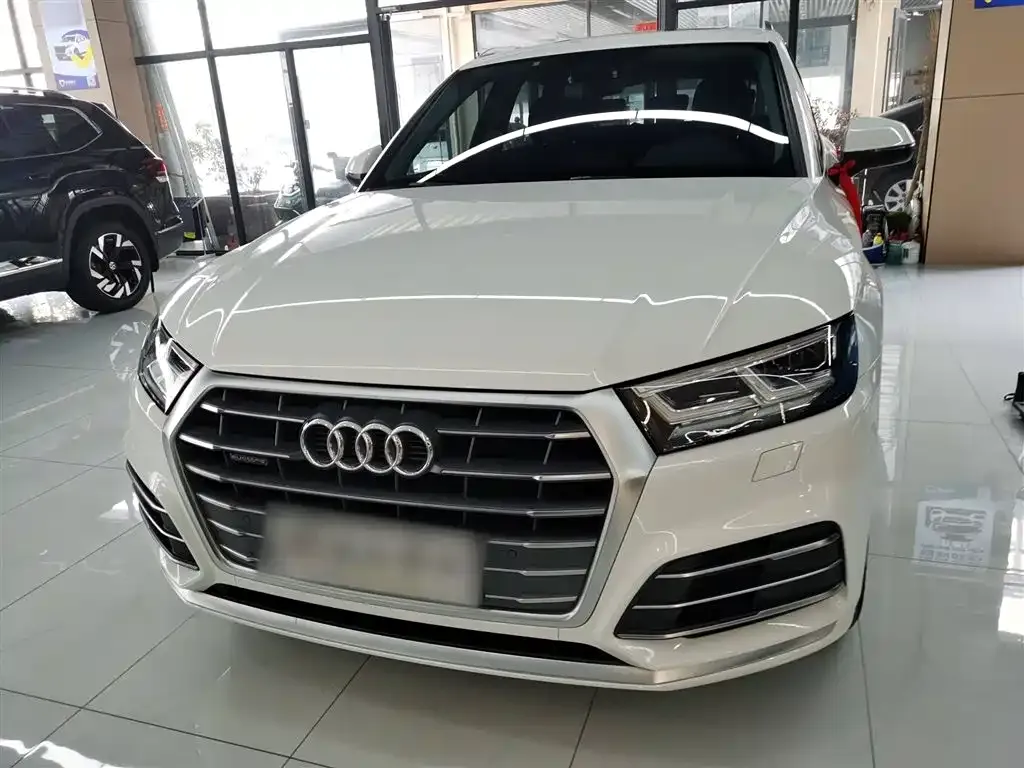Audi Q5L 2021 из CN, фото 3