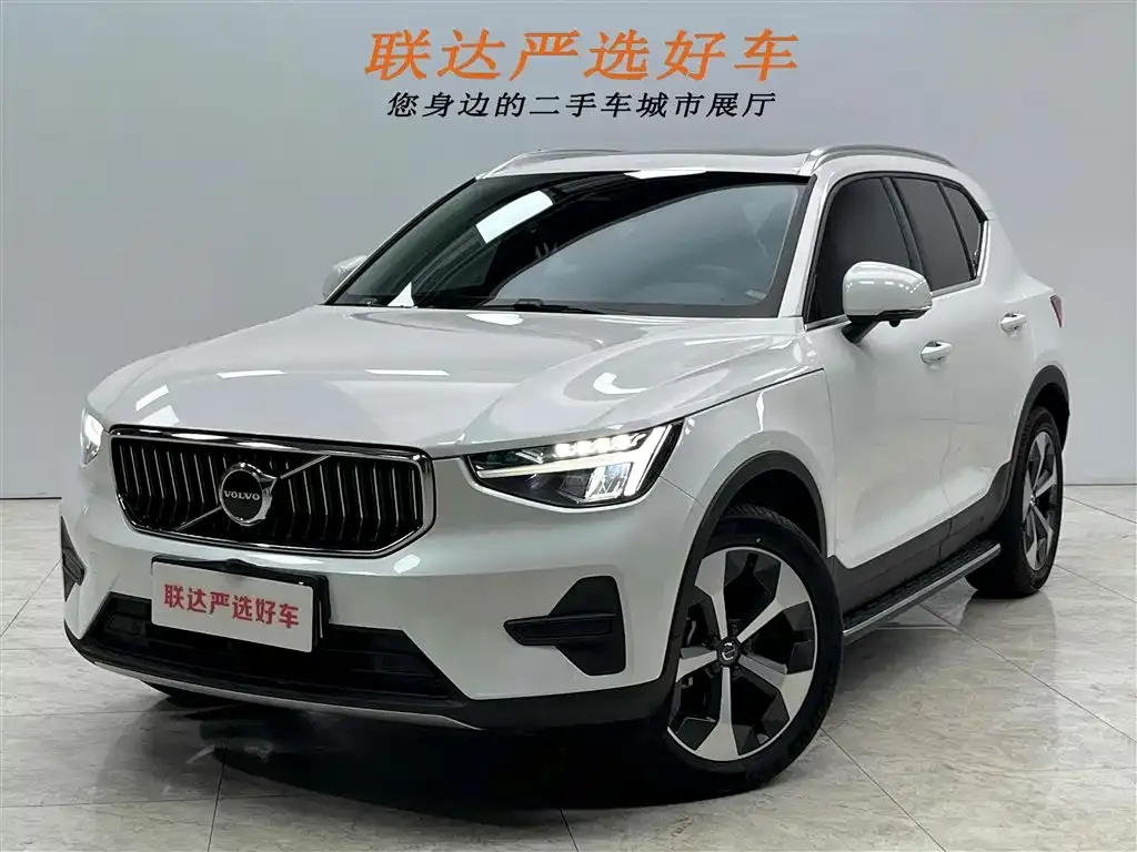 Volvo XC40 2023 из CN, фото 1