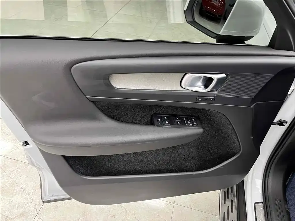 Volvo XC40 2023 из CN, фото 10