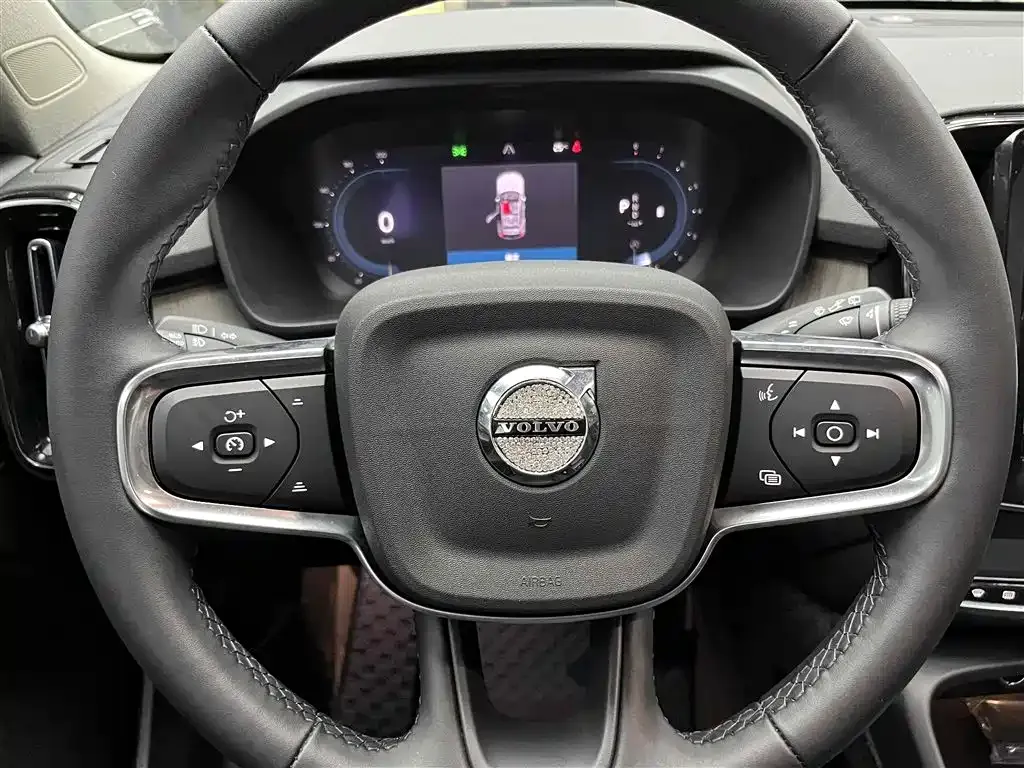 Volvo XC40 2023 из CN, фото 3