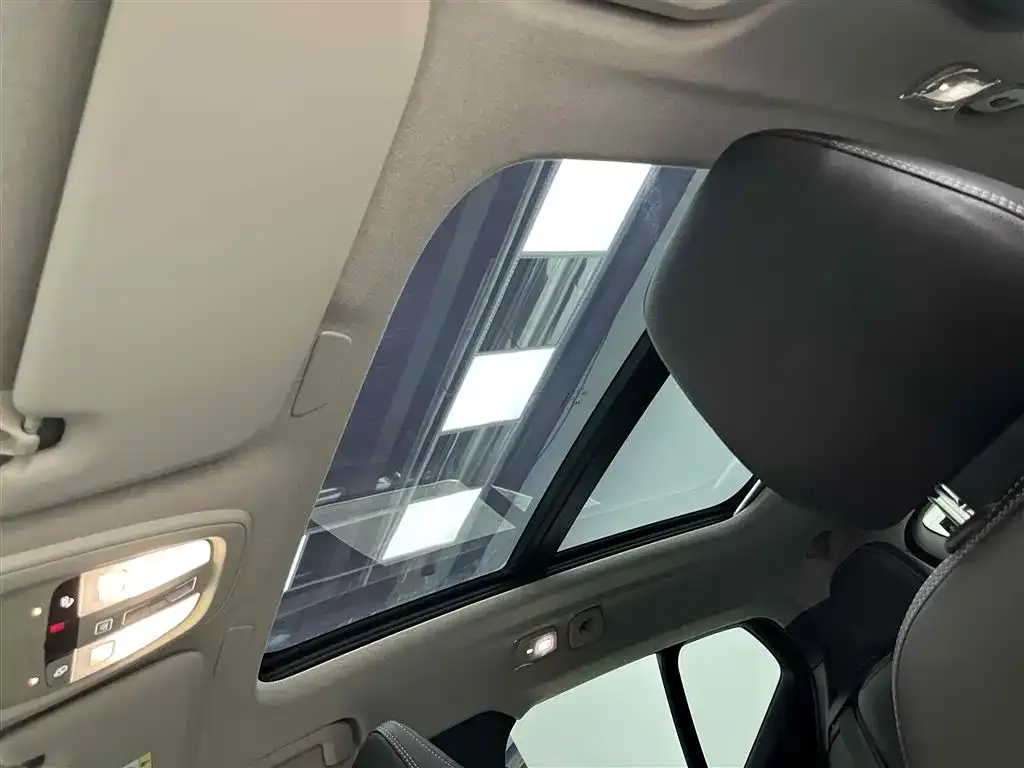 Volvo XC40 2023 из CN, фото 9
