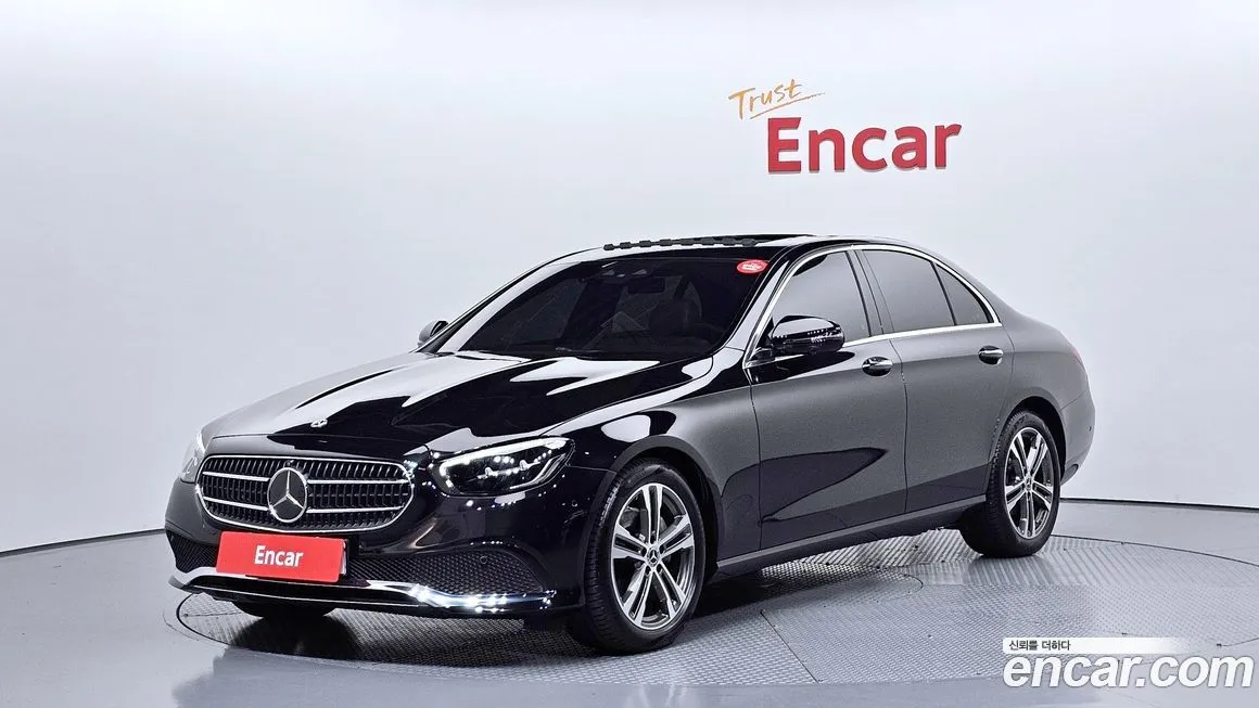 Mercedes-Benz E-Class — фото 1