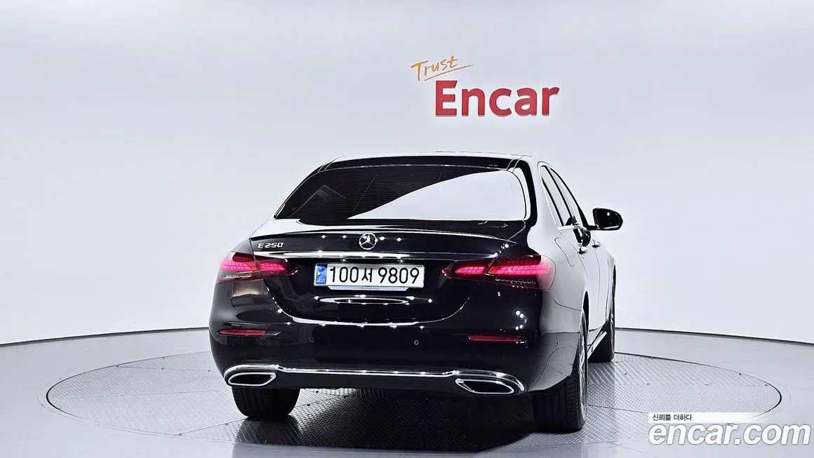 Mercedes-Benz E-Class — фото 4