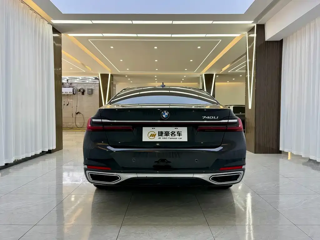 BMW 7 Series 2023 из CN, фото 9