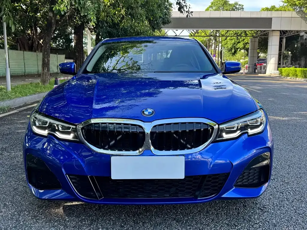 BMW 3 Series 2022 из CN, фото 2
