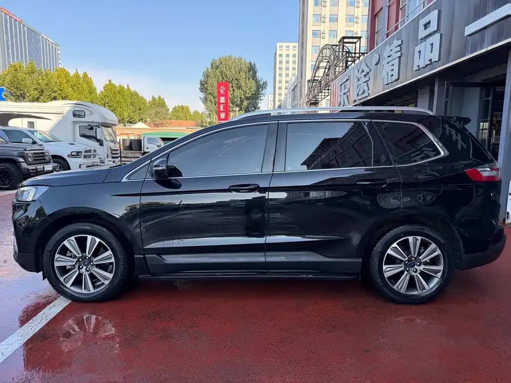 Ford Edge — фото 3