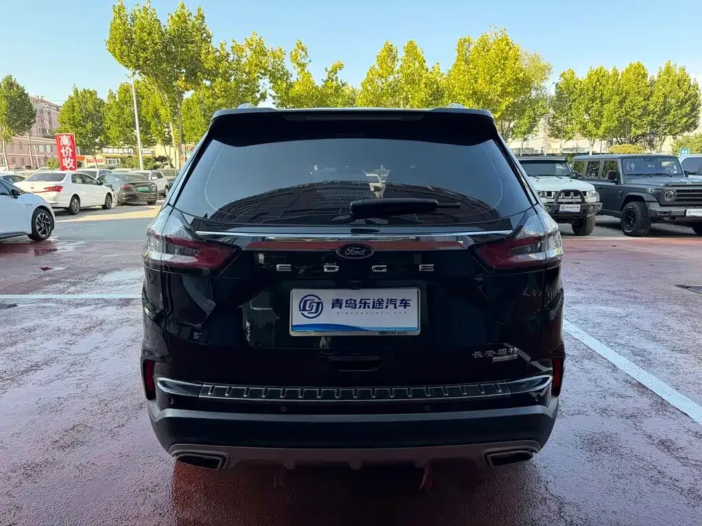 Ford Edge — фото 5