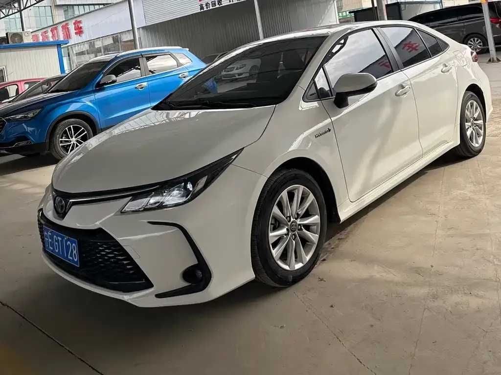 Toyota Corolla 2023 из CN, фото 1