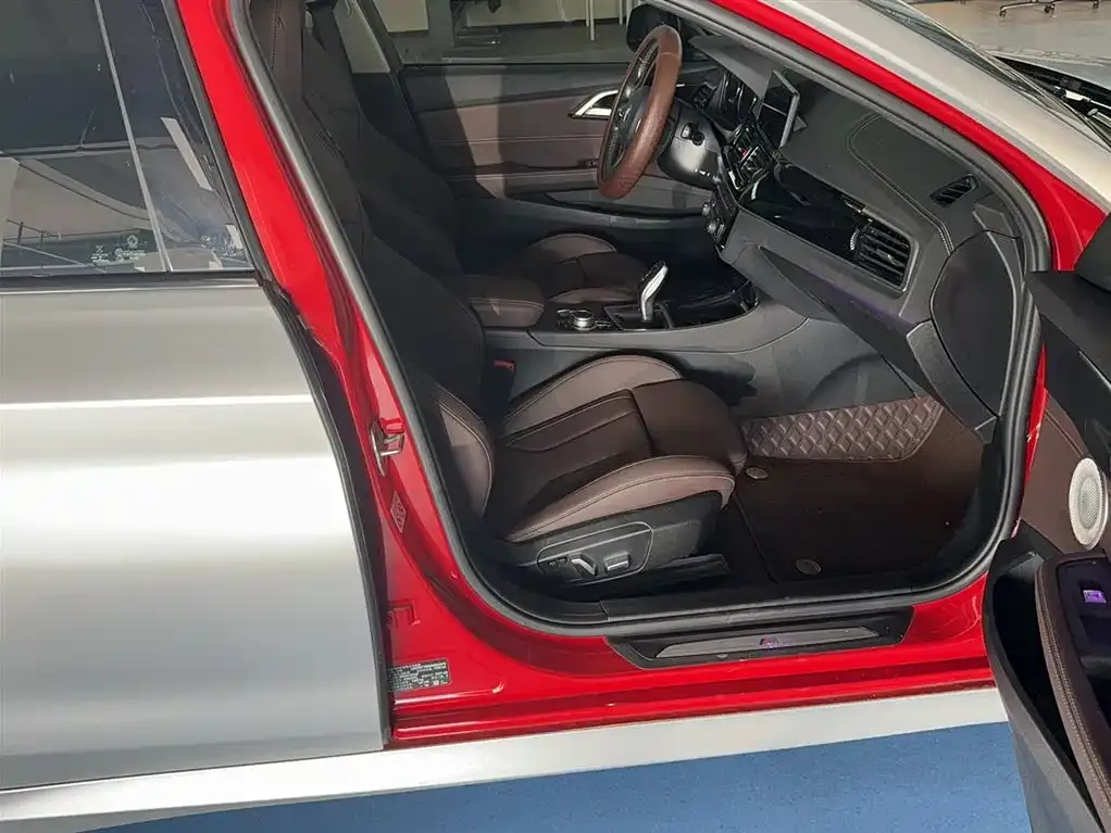 BMW 1 Series 2021 из CN, фото 10